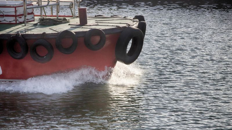 Ферибот с 267 пътници заседна край Южна Корея